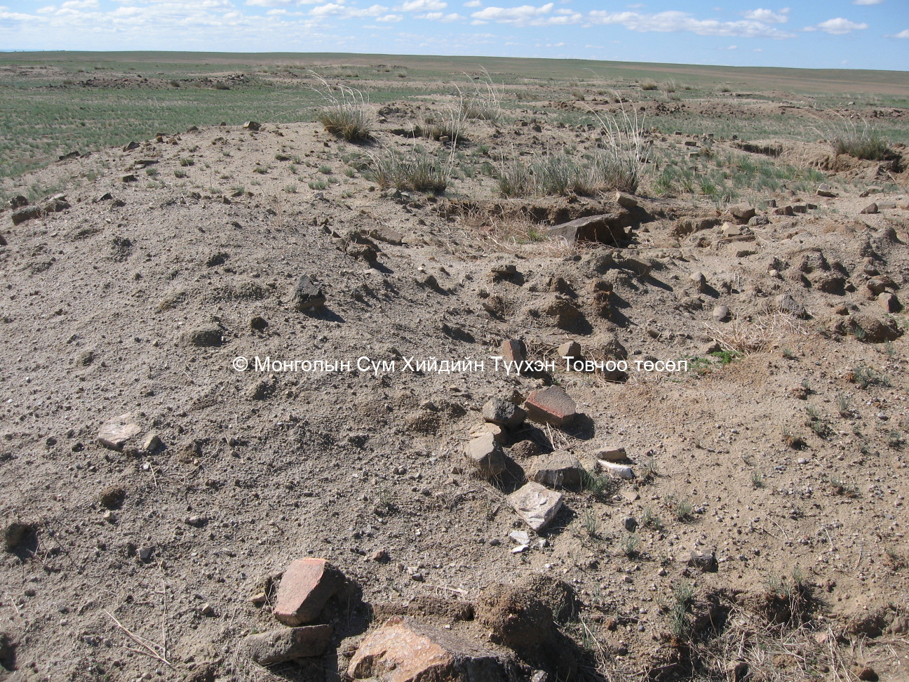 Үйзэн бэйсийн хошуу хийдийн гол дуганы туурь/4/